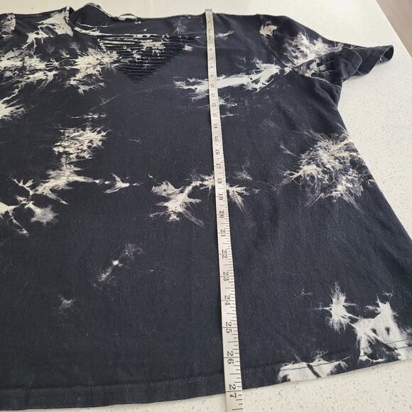 Bloomchic Distressed Neckline Cutout Tie-Dye T-Shirt 22 Plus - Picture 9 of 9